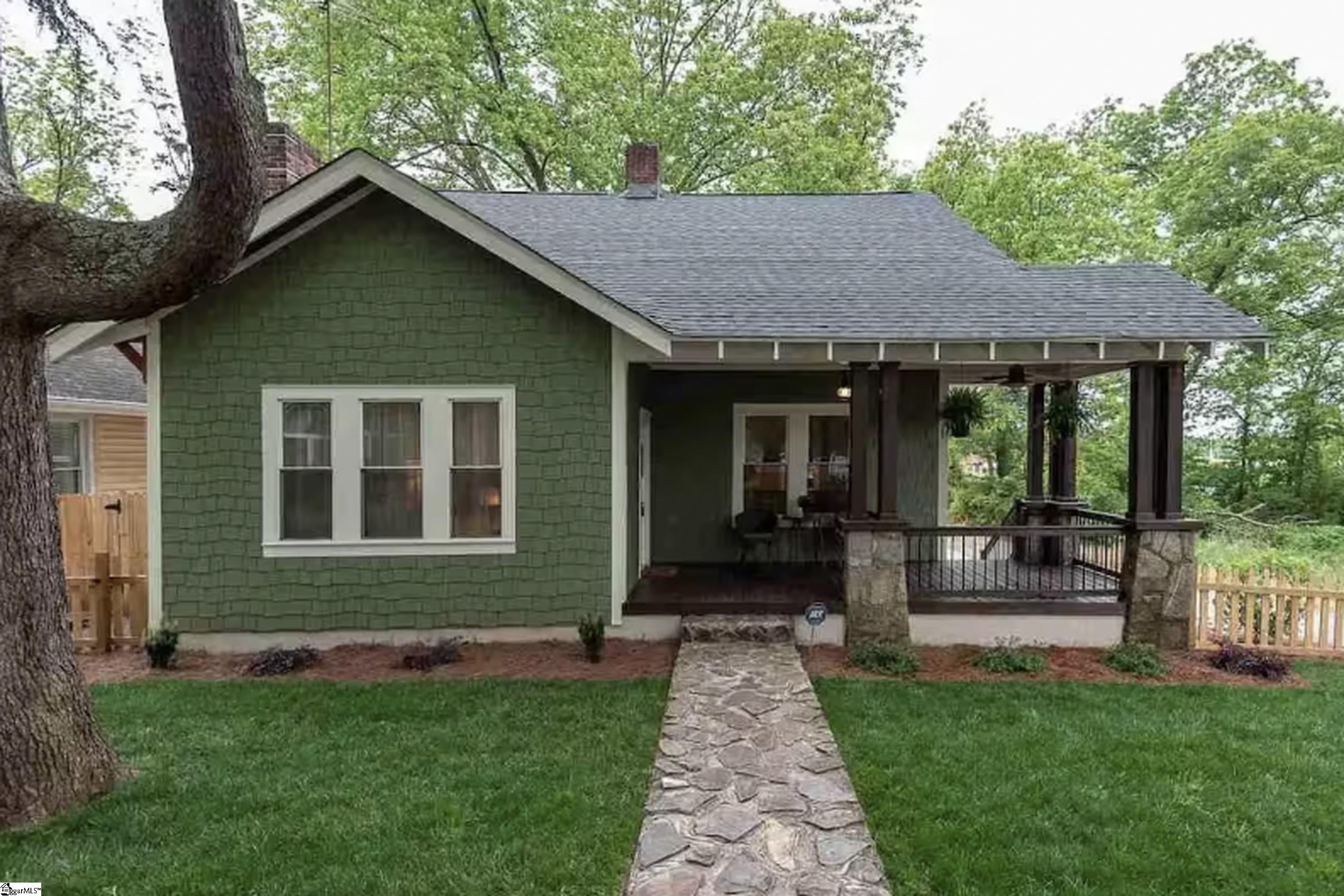 913 Hampton Avenue – photo 2