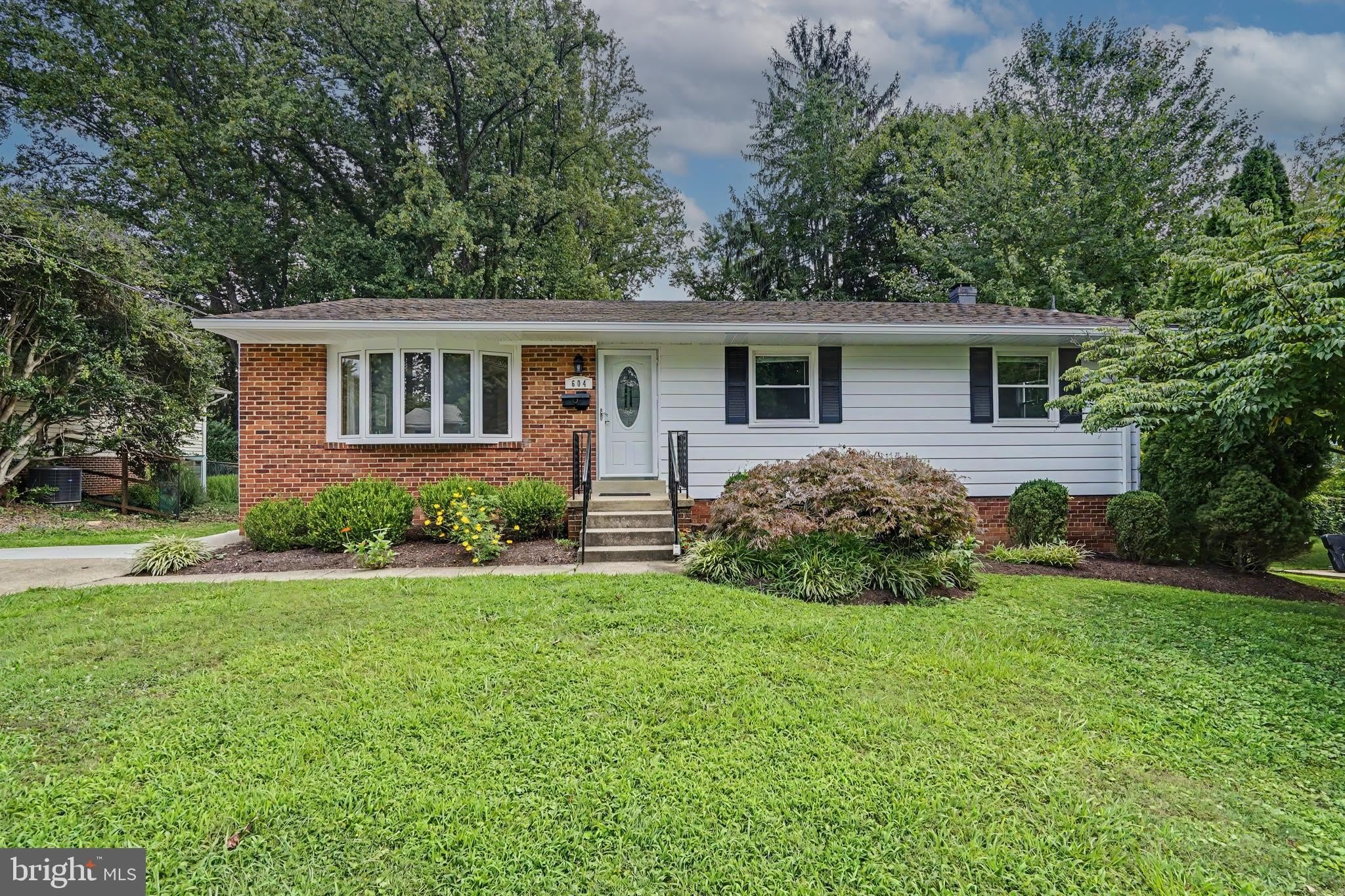 604 YEONAS Drive SW – photo 1