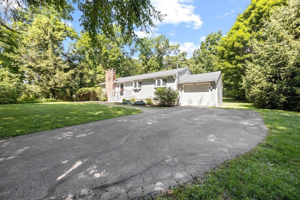 1093 Main St – photo 3