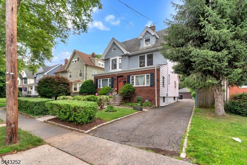 558 Argyle Ave – photo 2