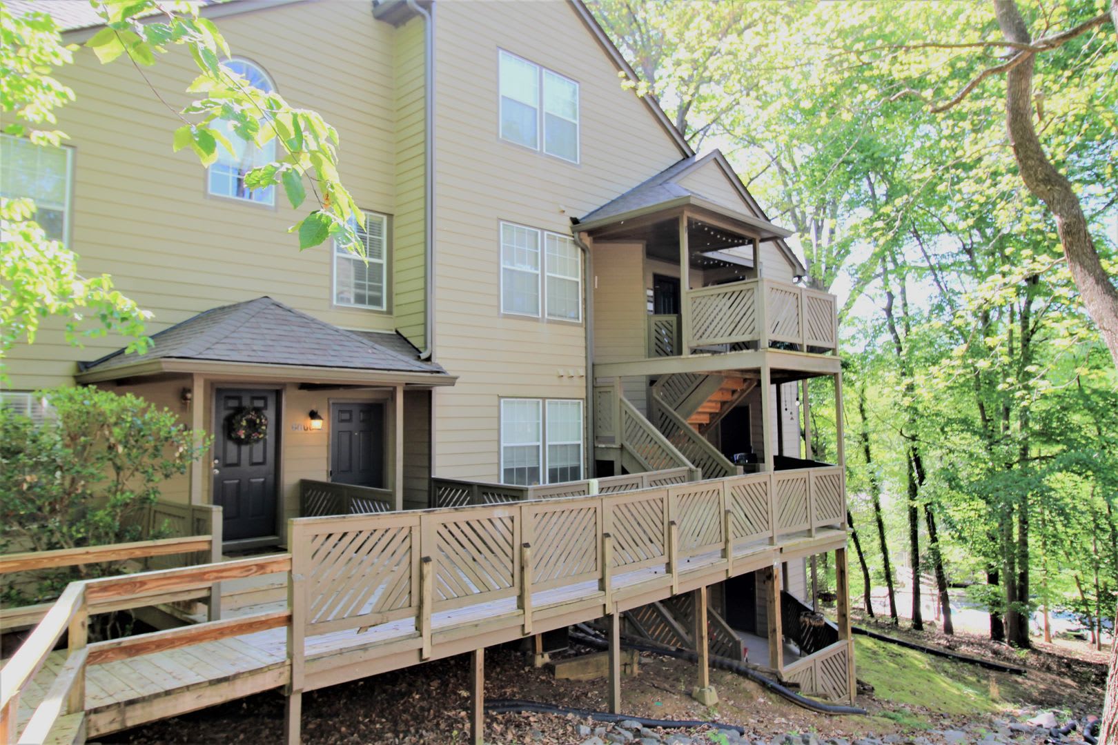 2-Bedroom Condo on the Sugar Creek Greenway! – photo 1