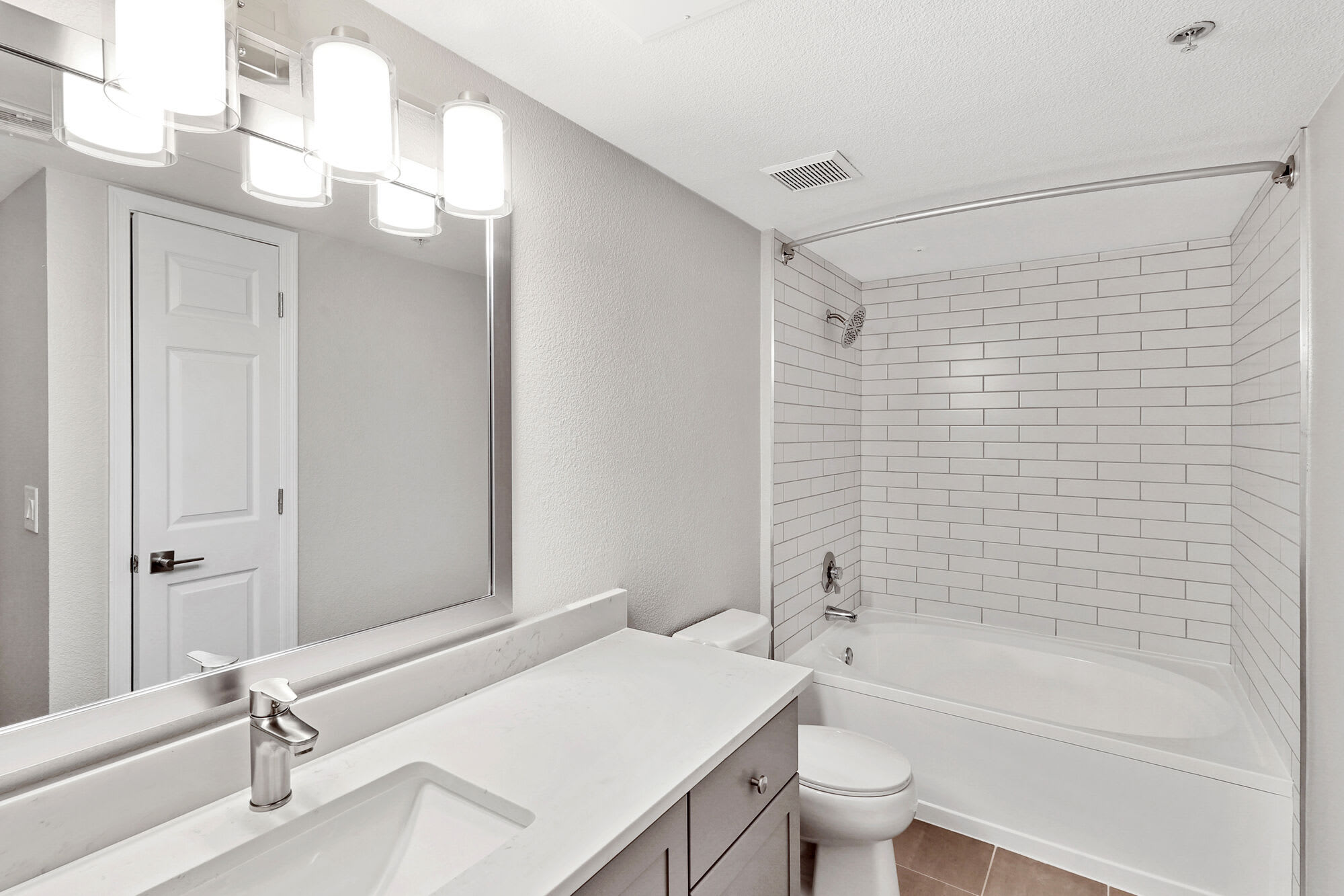Lennox luxury living – photo 3