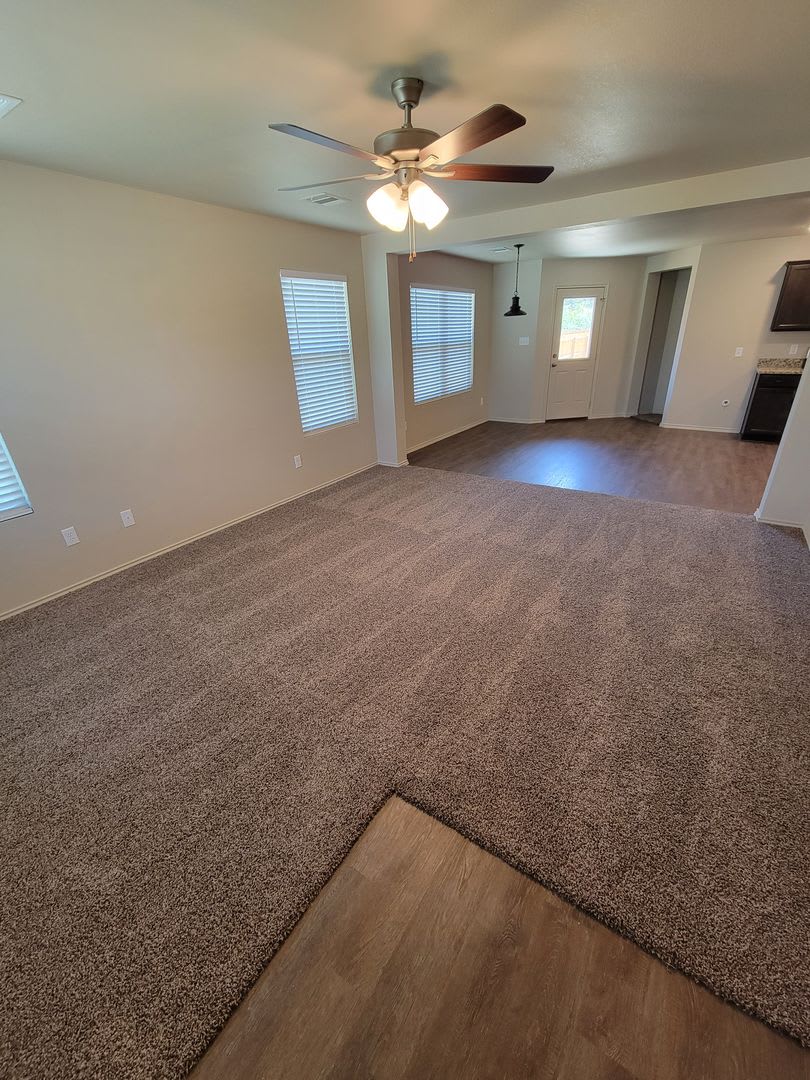 Bryan -3 bedroom / 2 bath / 2 car garage / Large fenced in back yard. – photo 3