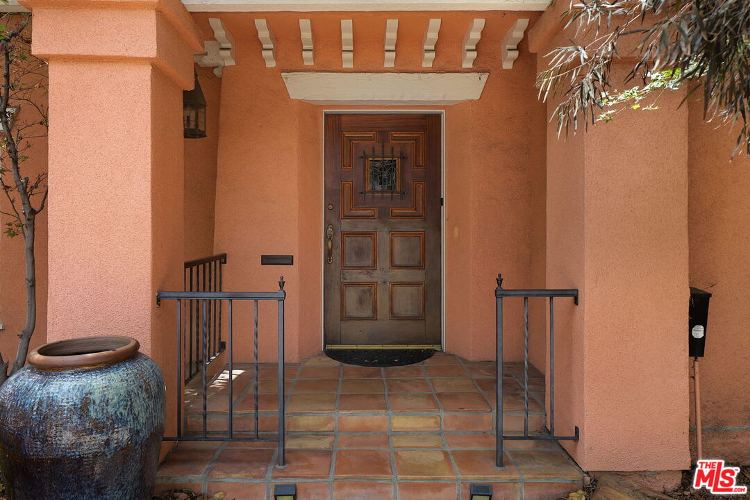 1229 North Geneva Street – photo 1