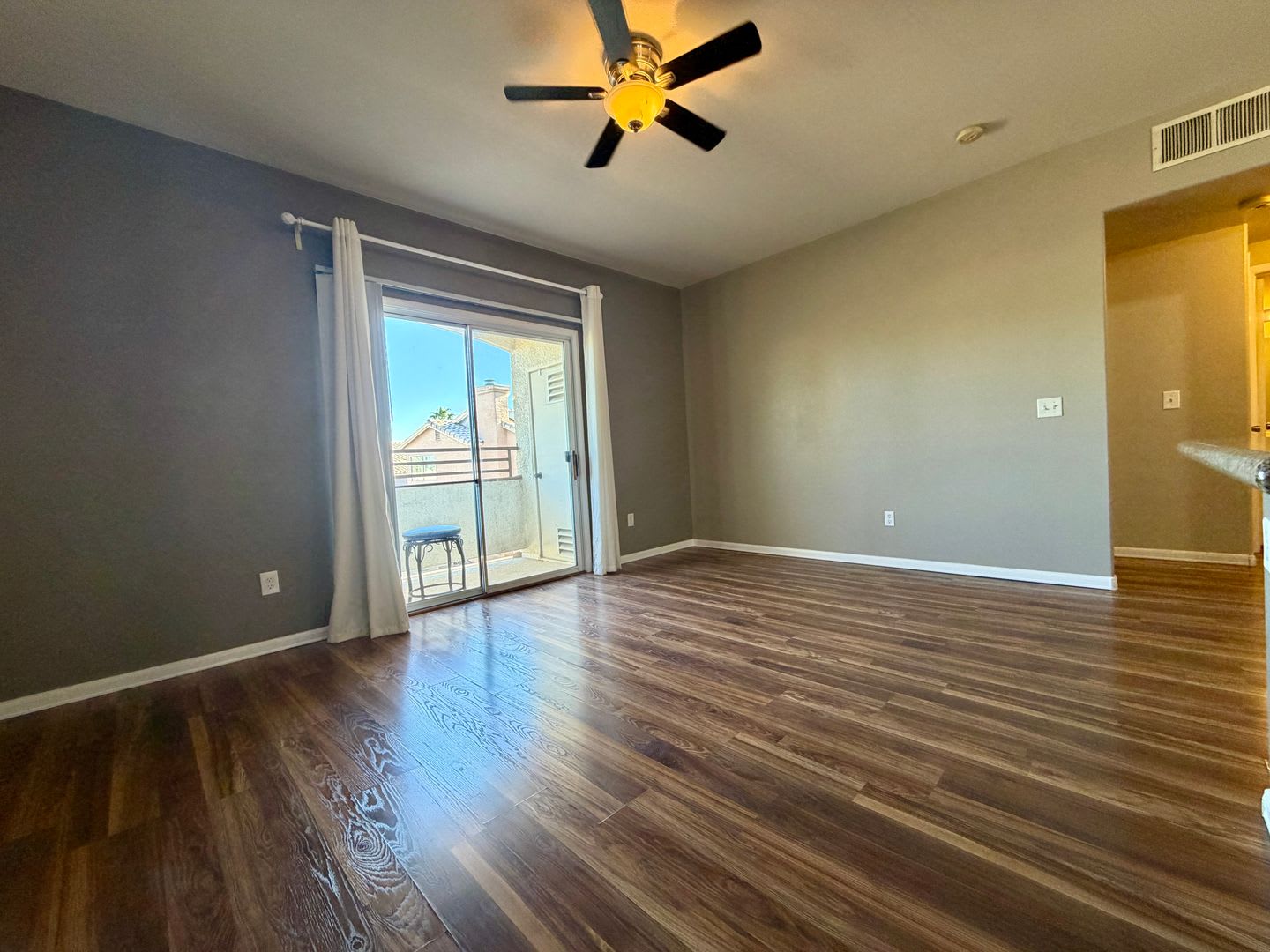 2 Bedroom Condo In Gated Se Location – photo 3