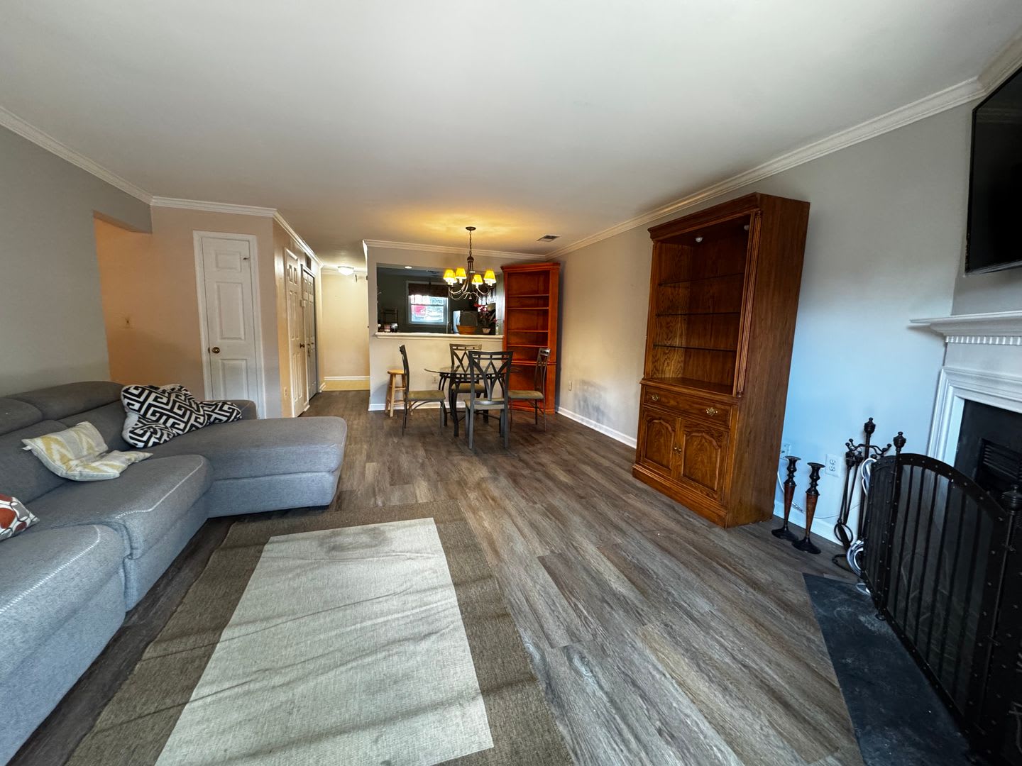 Furnished 2BR, 2BA Condo with Backyard in Arlington – photo 3