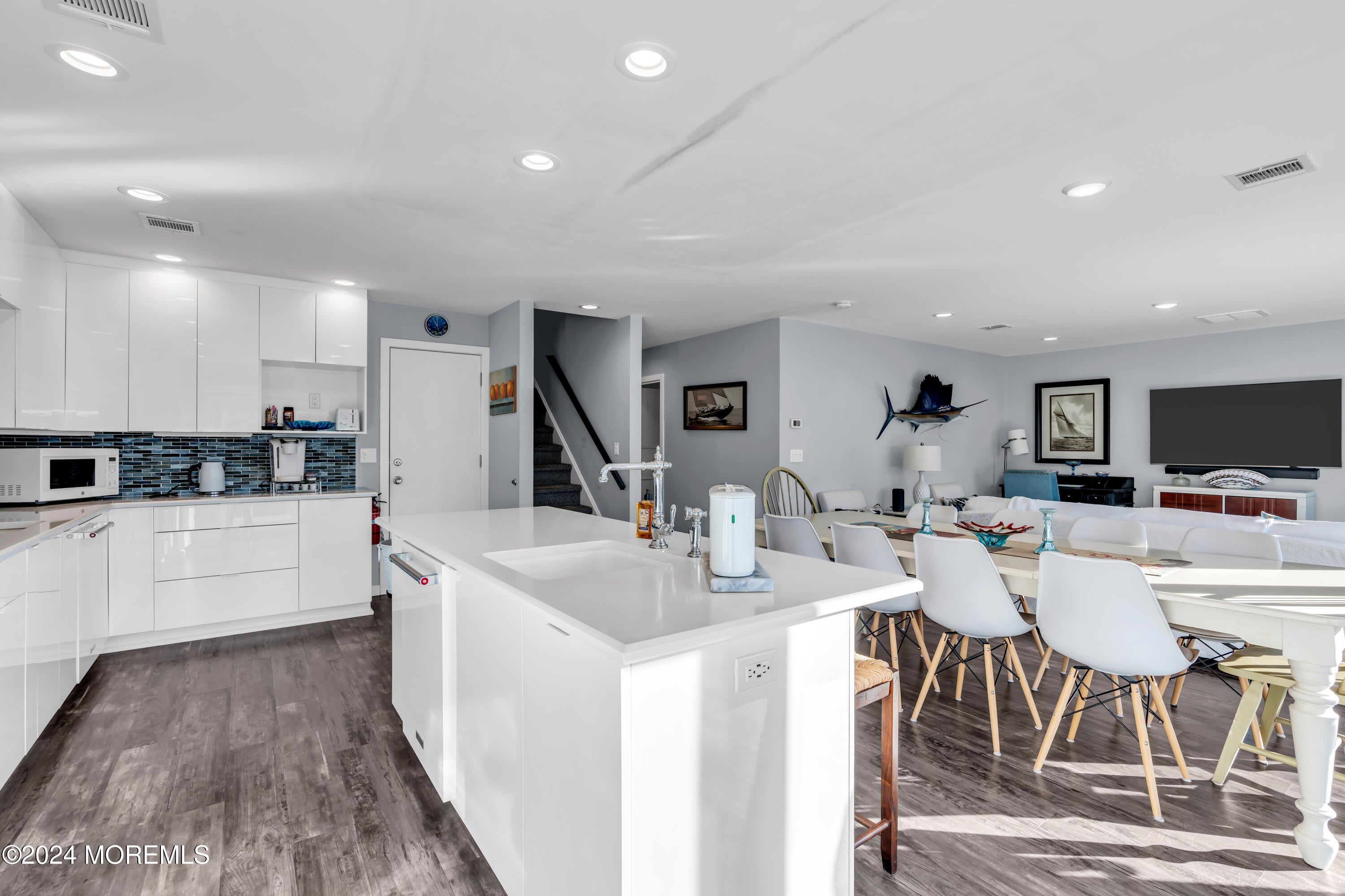 213 Hayes Court – photo 4