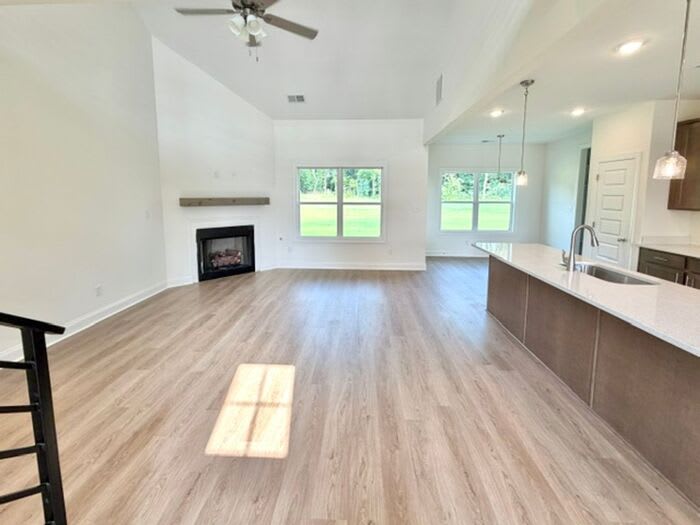 7422 Newbury Drive – photo 2