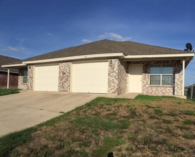 ALL TILE DUPLEX IN NOLANVILLE!!! – photo 3