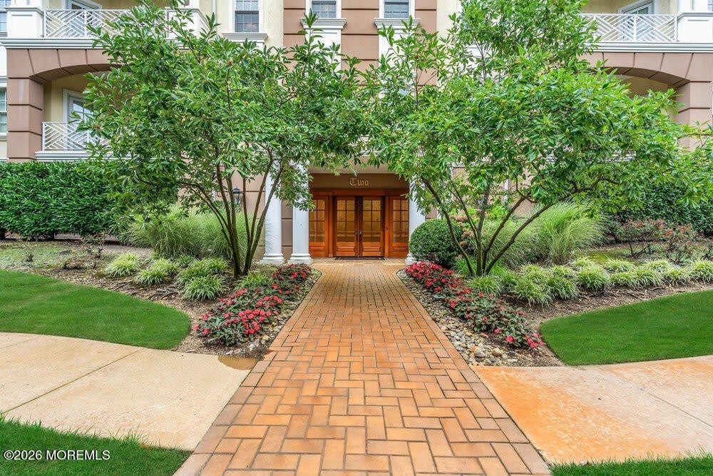 1021 Oval Road – photo 2
