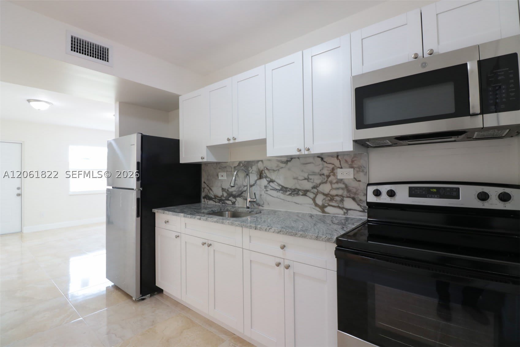 3014 NW 6th St – photo 3