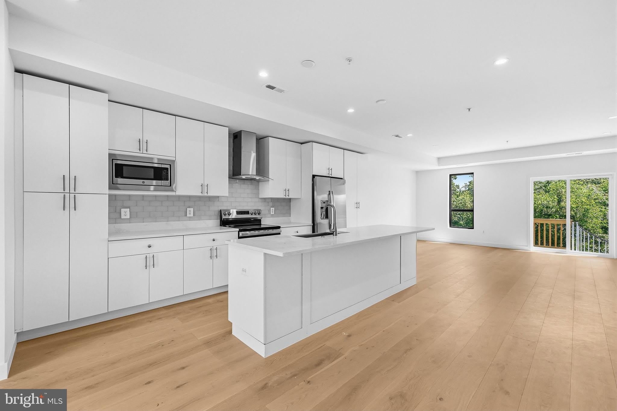 2534 ELVANS Road SE – photo 5
