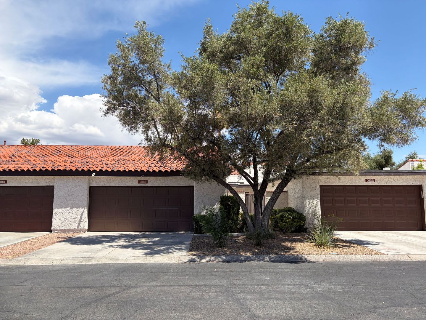 Single Story Townhouse 3 Bedroom 2 Bath – photo 2