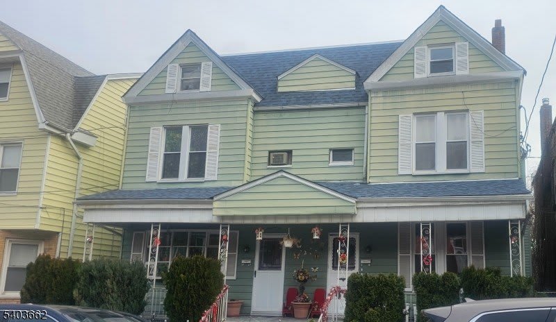202 Clerk St – photo 1