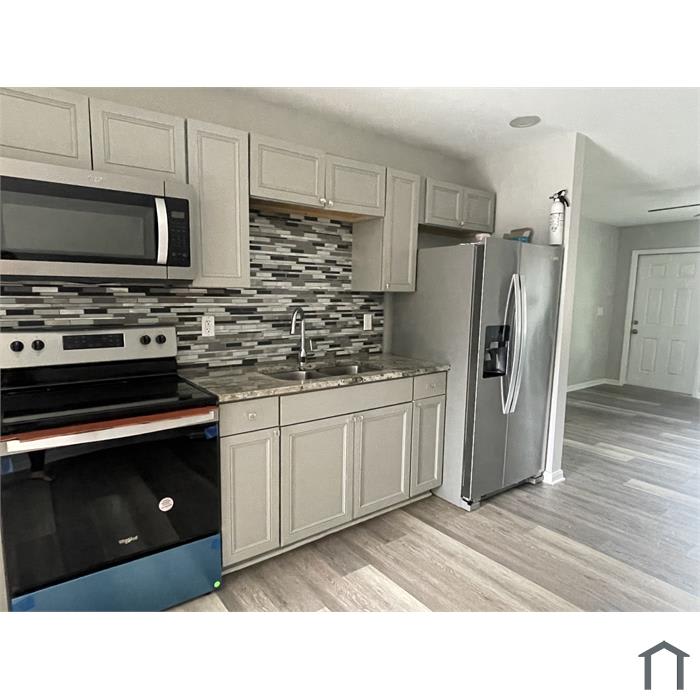806 12th Street East – photo 1
