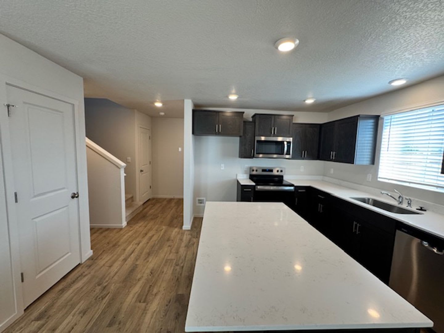 Brand New 4 Bedroom House W Upgrades – photo 4