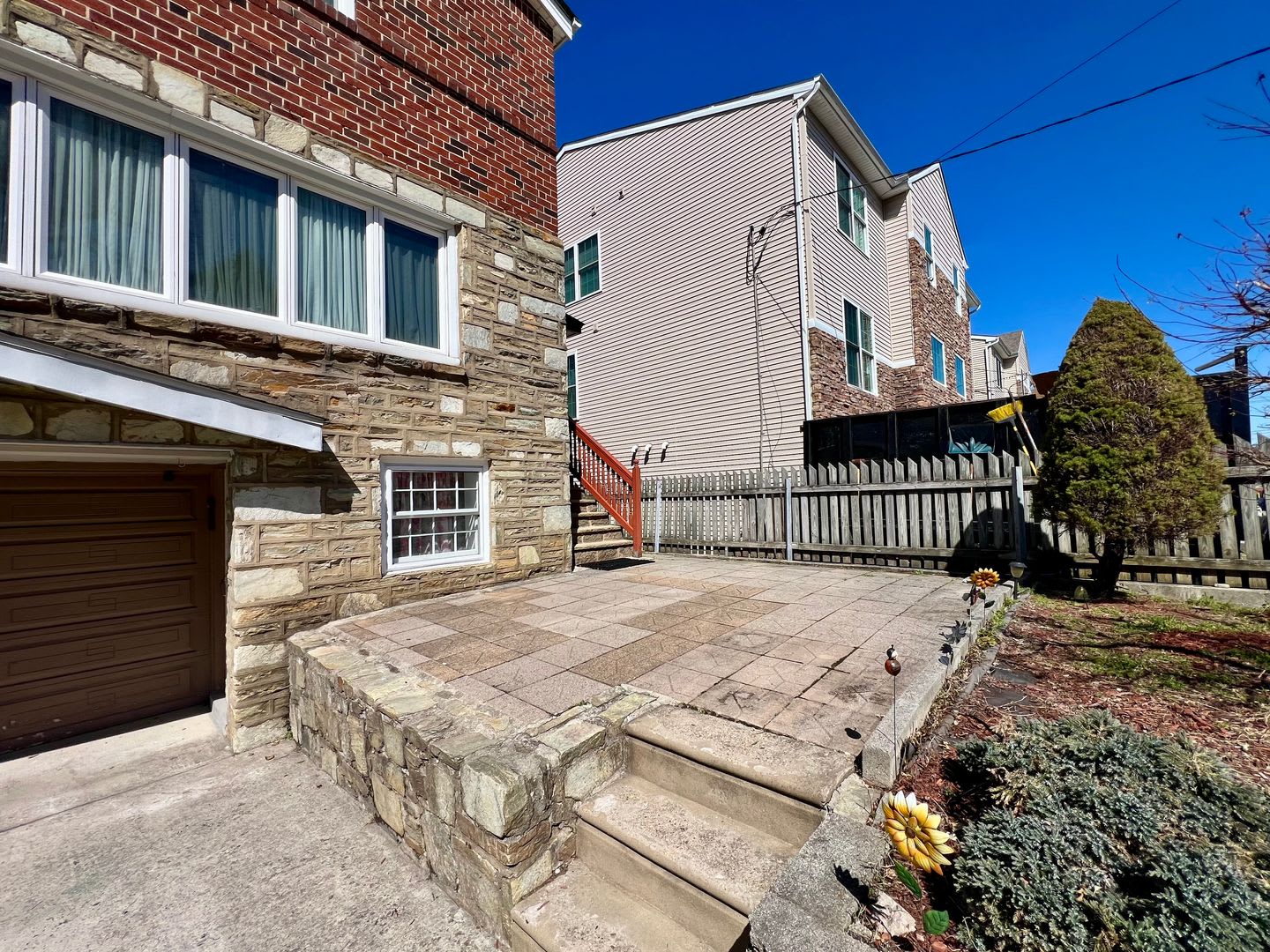 Gorgeous 4-Bedroom Townhome with One-Car Garage! Available NOW! – photo 2