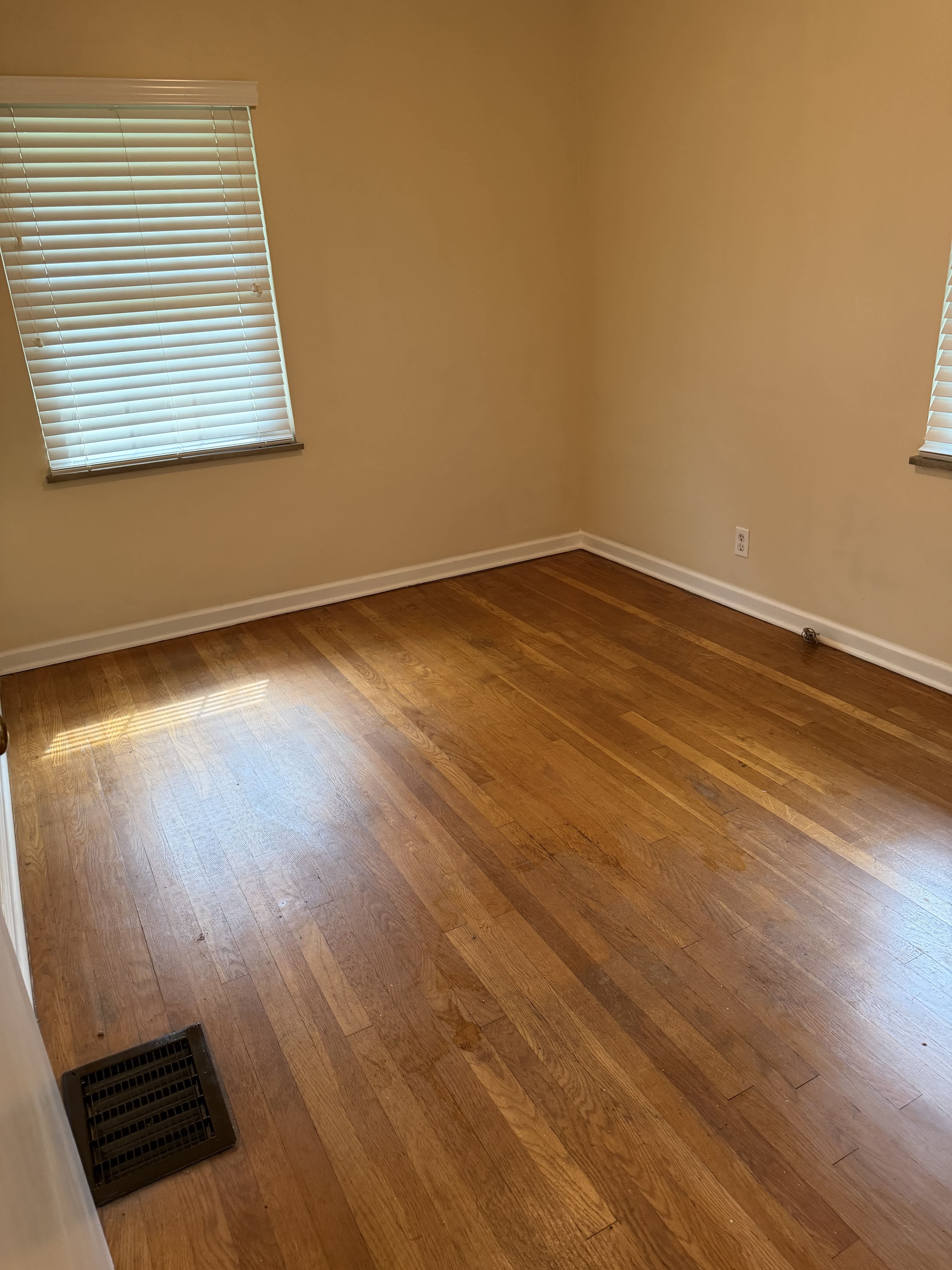 445 N Cassady Ave – photo 2