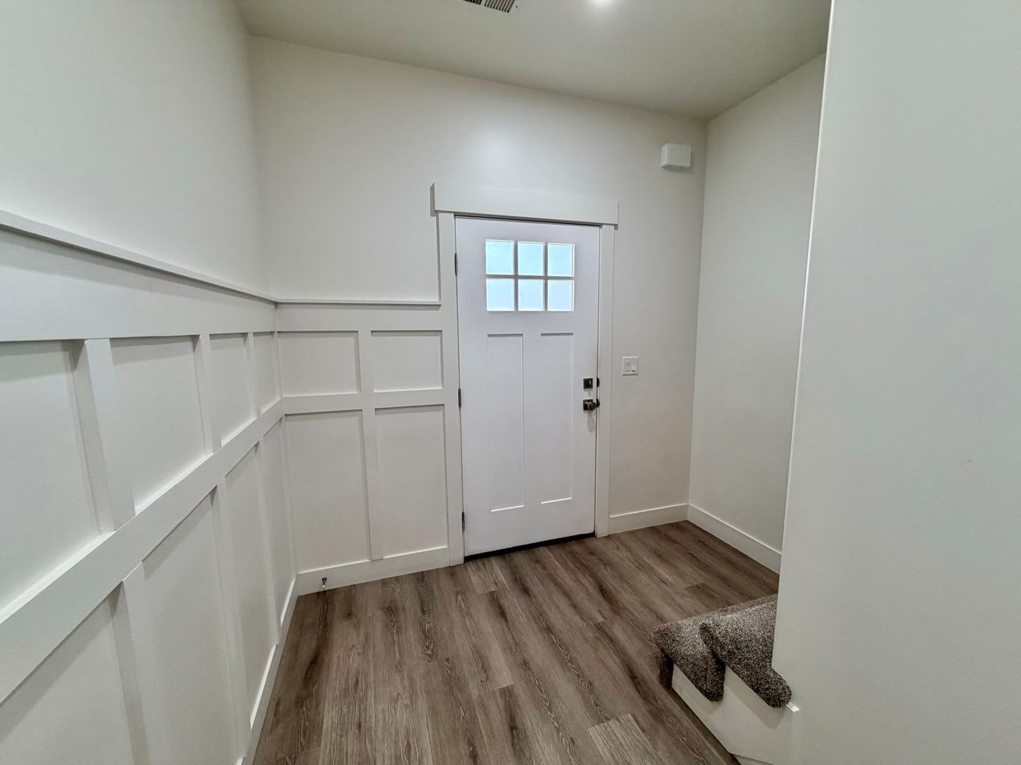 Nearly New Townhome – photo 4