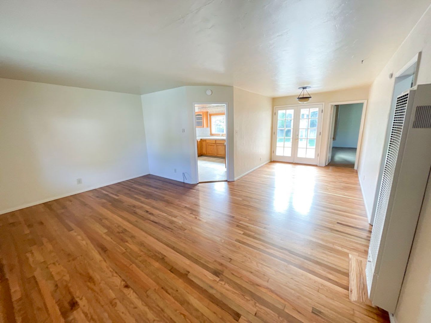 Dog-Friendly Arcata Home With Hardwood Flooring, Fenced Yard & Large Patio – photo 3