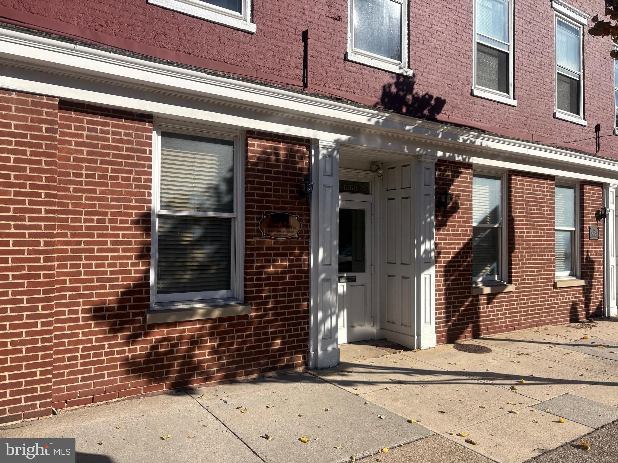 1 IRVINE Row – photo 2