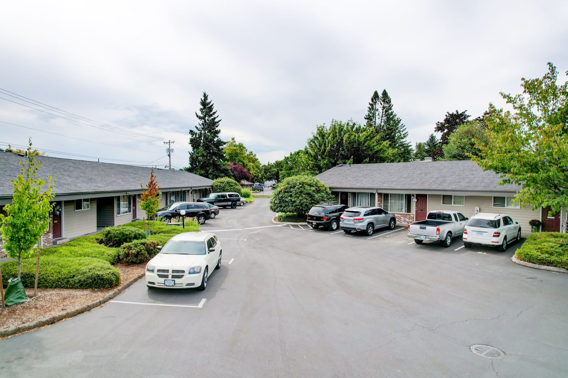 Fairway Village Apartments – photo 1