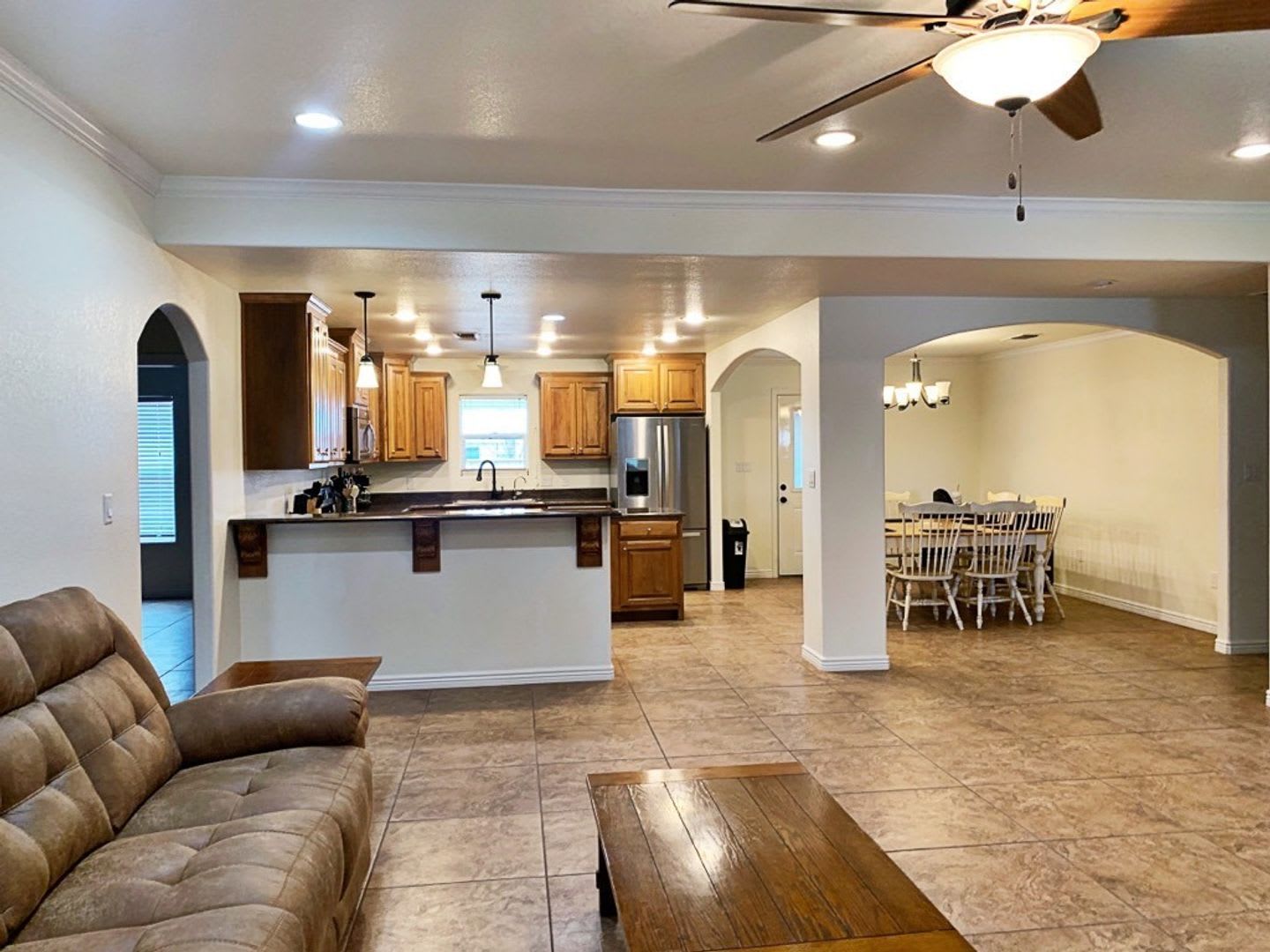 Beautiful all brick home – photo 2