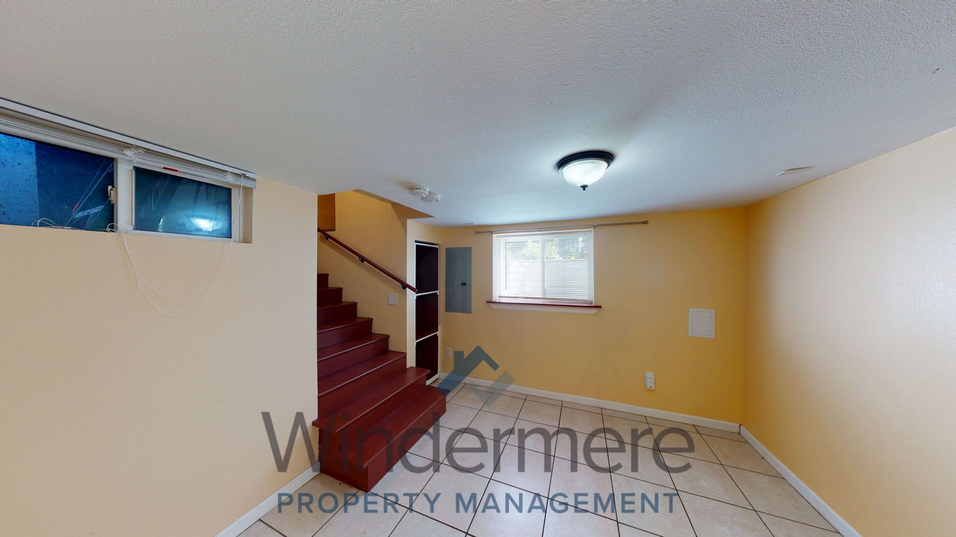 527 E Cherry **Basement Apartment – photo 3