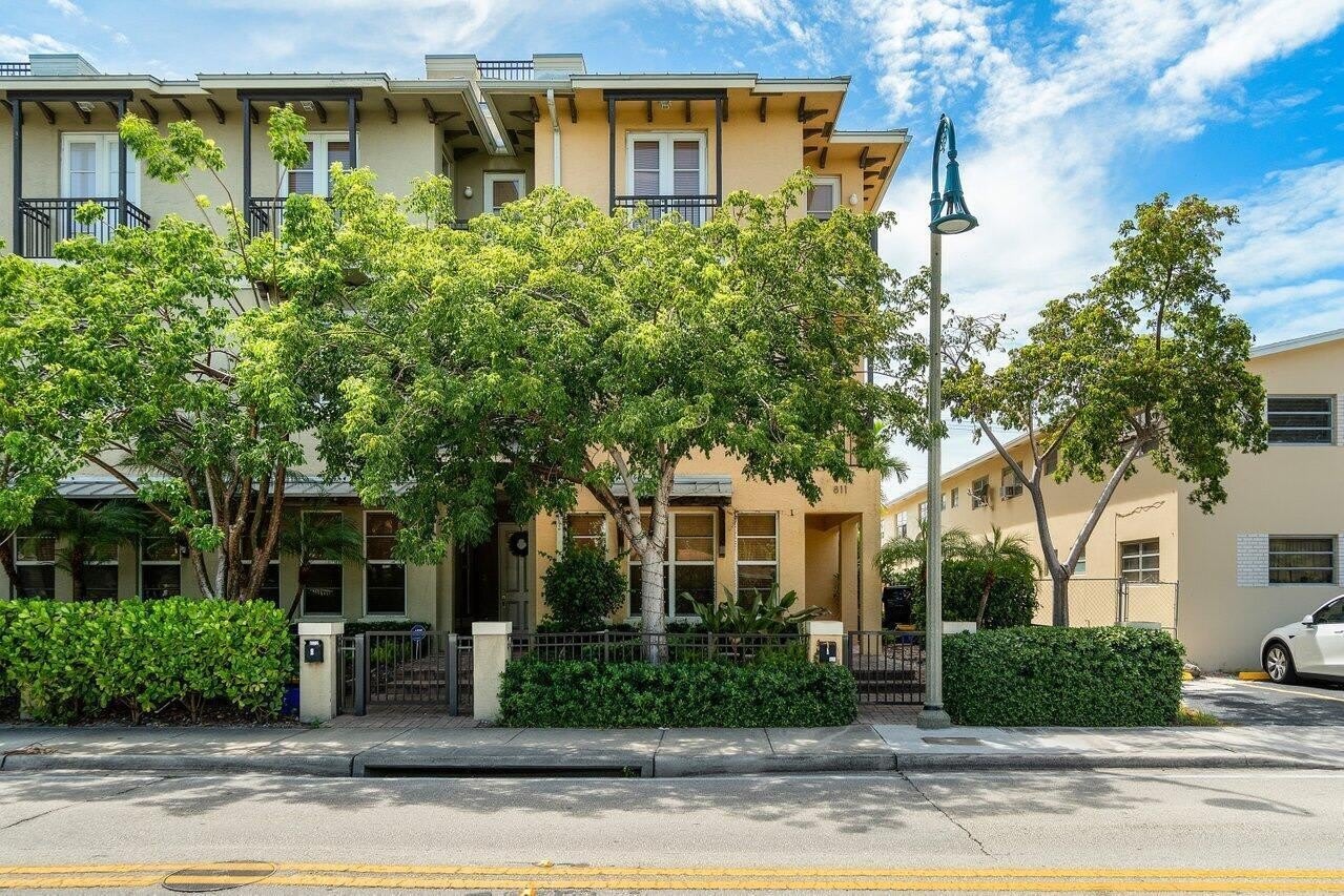 811 S Federal Highway – photo 2