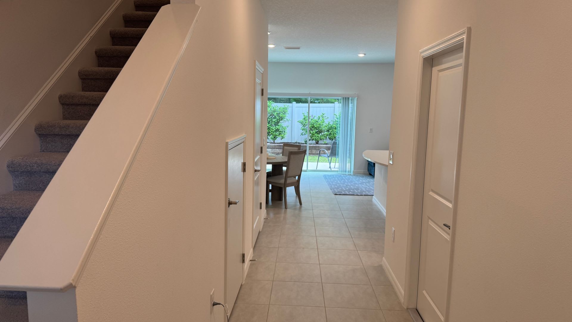 Unfurnished Annual Rental – photo 3
