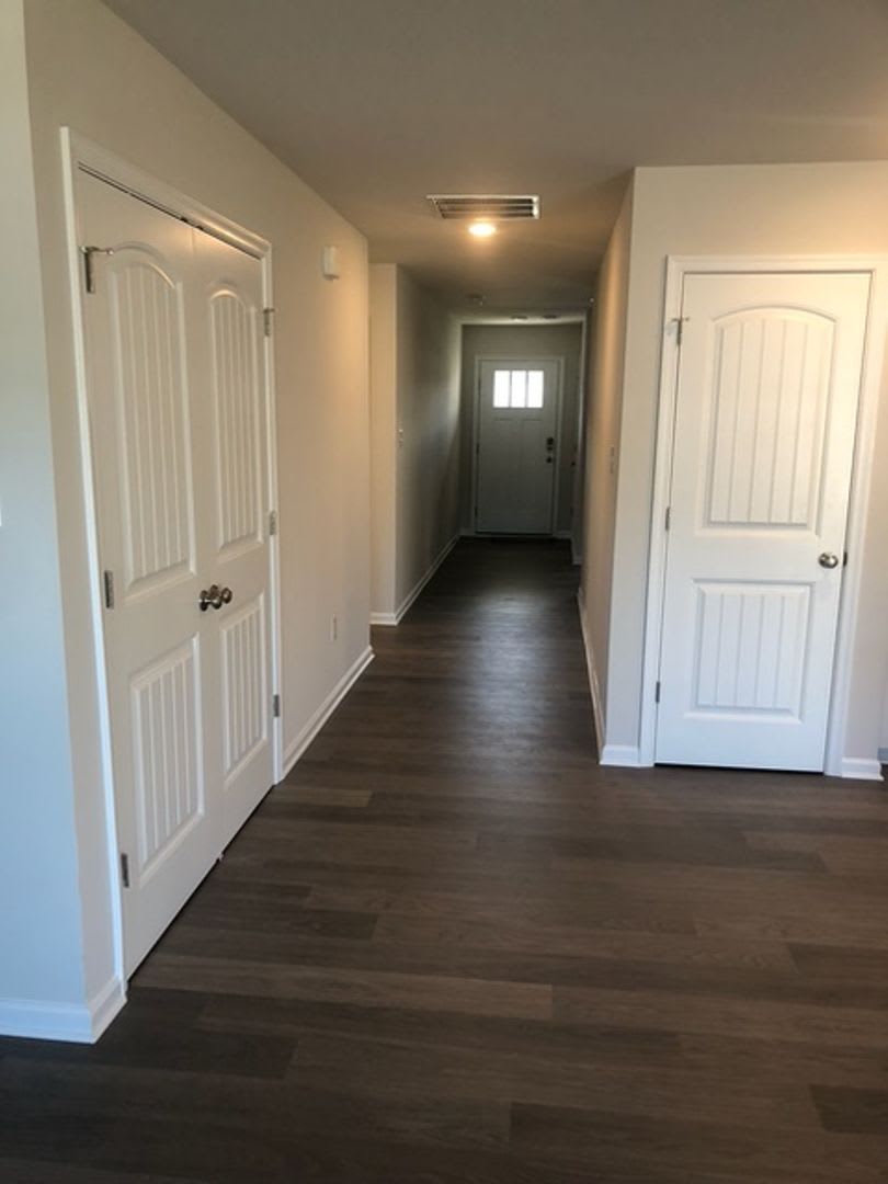4 Bedroom Home in desired community with pool. – photo 3