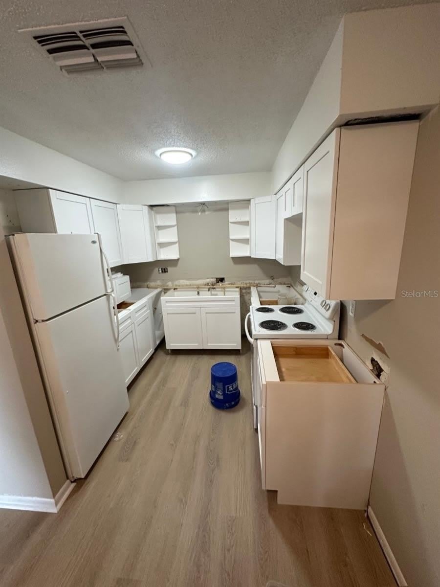 2407 IDLEWILD Street – photo 3