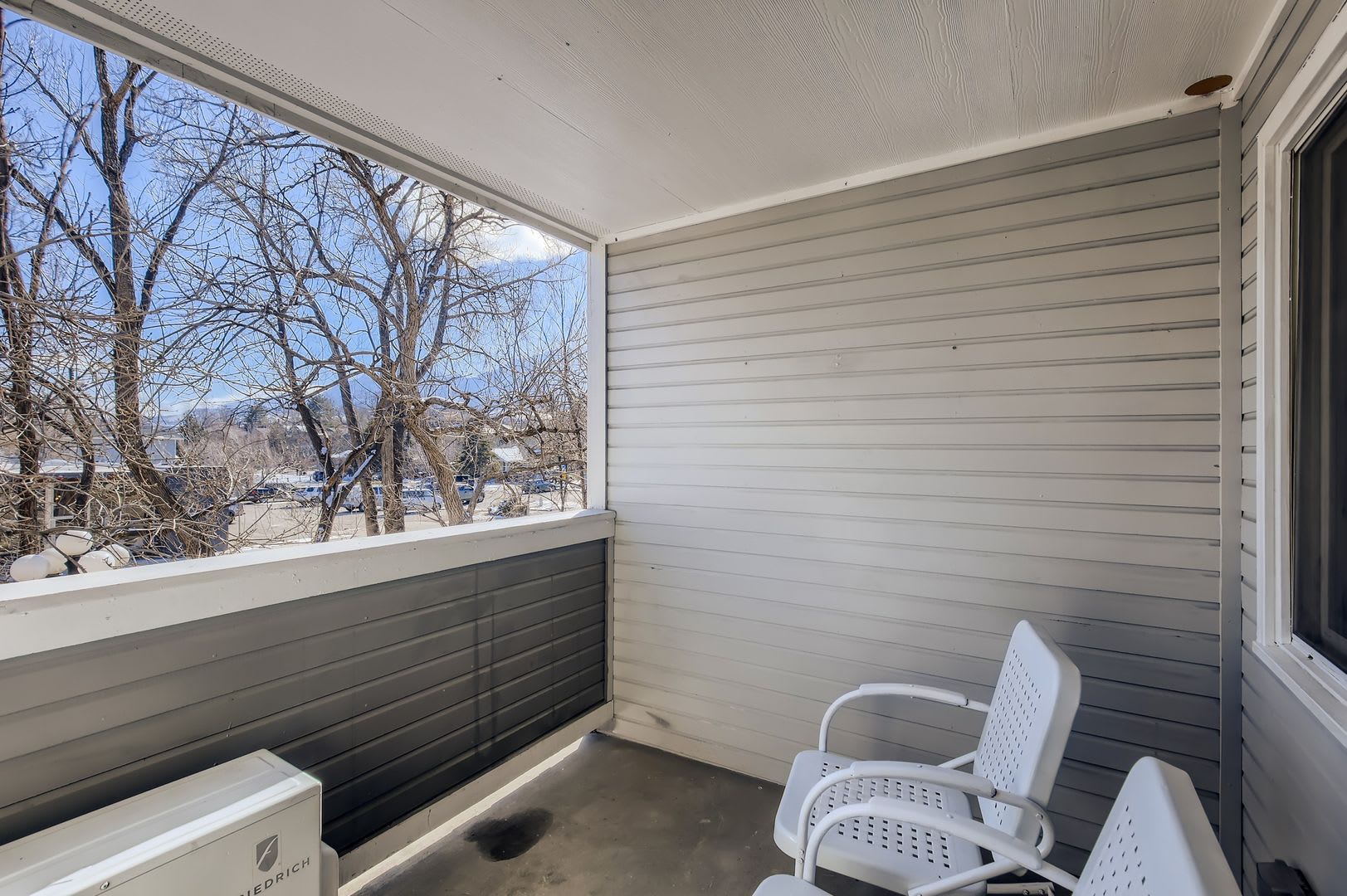 Lovely Pearl St Condo 1 Bdr 1 Ba Downtown Boulder – photo 4