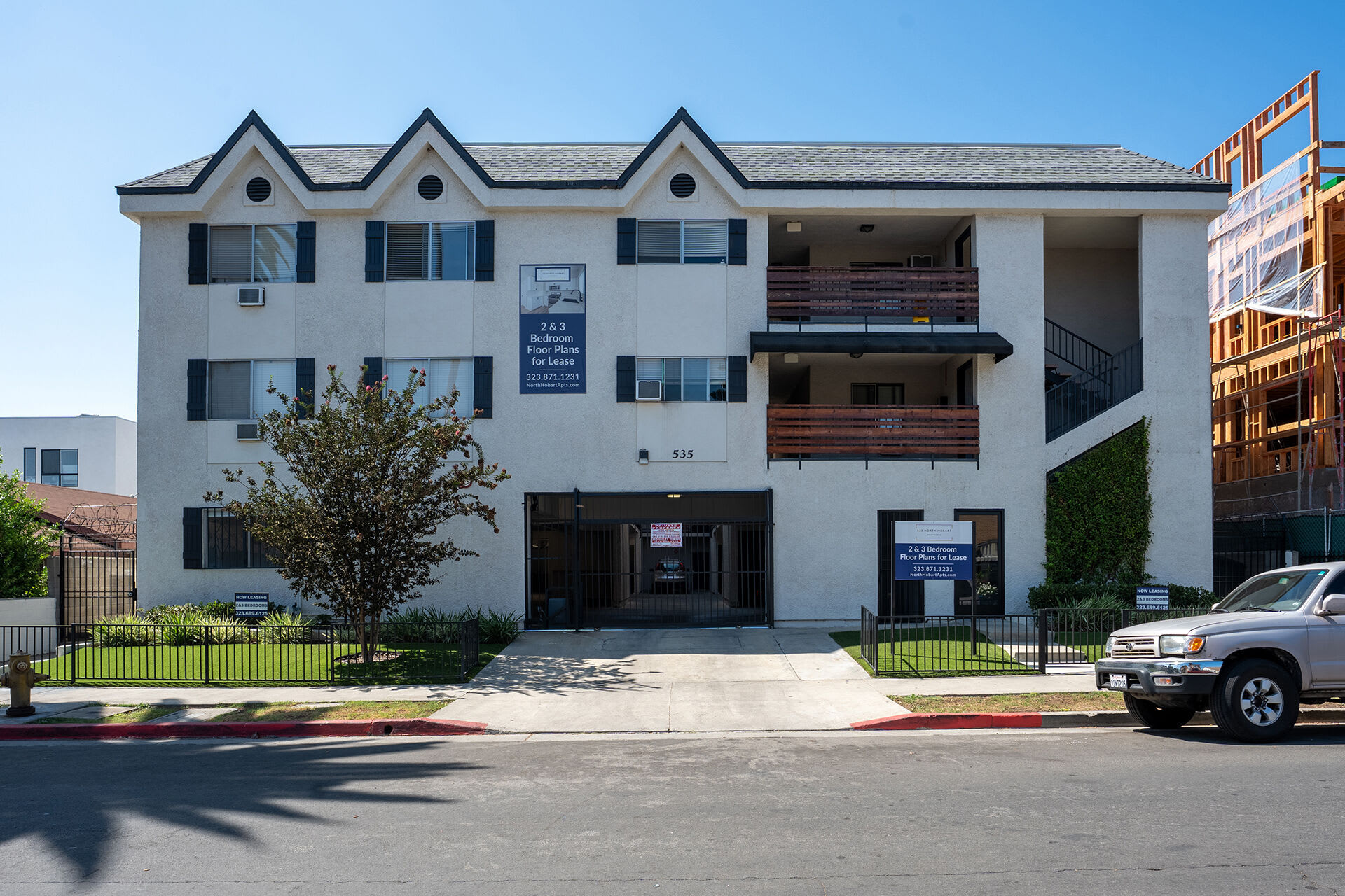 535 North Hobart Apartments – photo 2