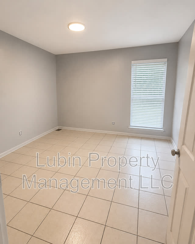 462 Fernhill Cv – photo 2