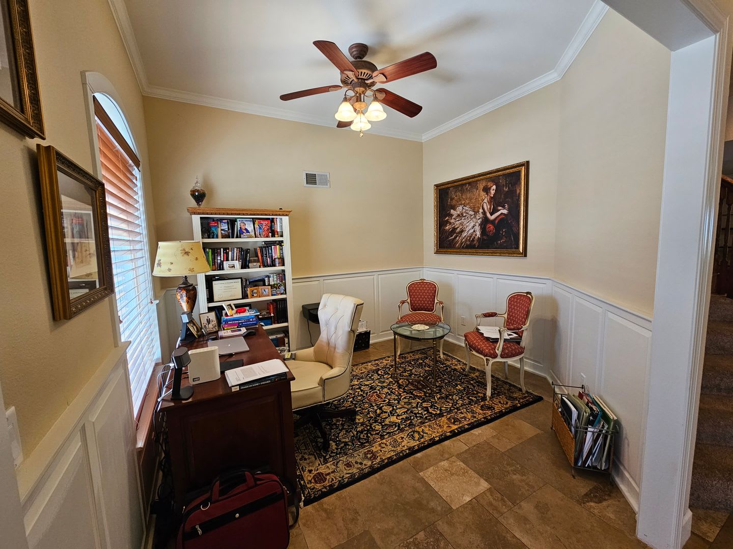 Executive 4 Bedroom-3.5 Bath Home with Solar – photo 4