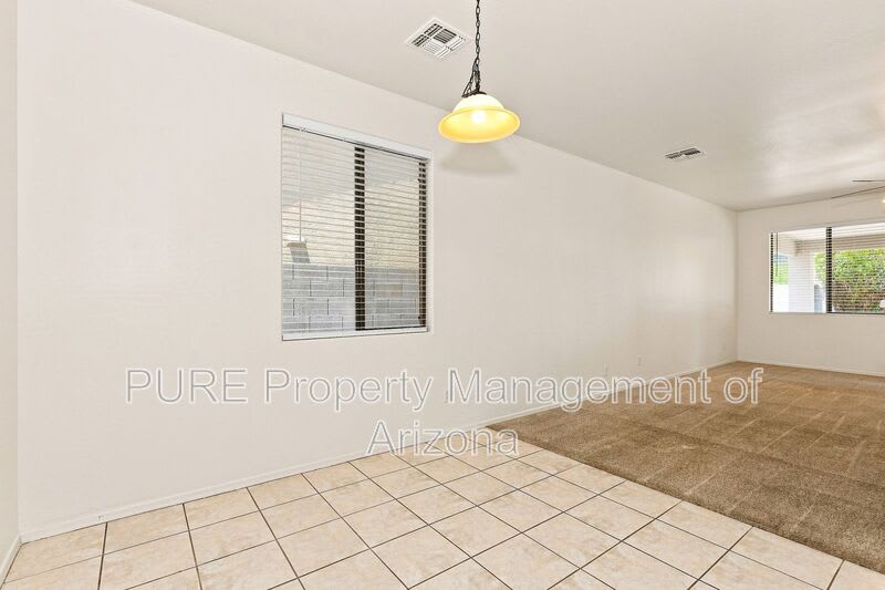 1136 E Nickleback St – photo 3
