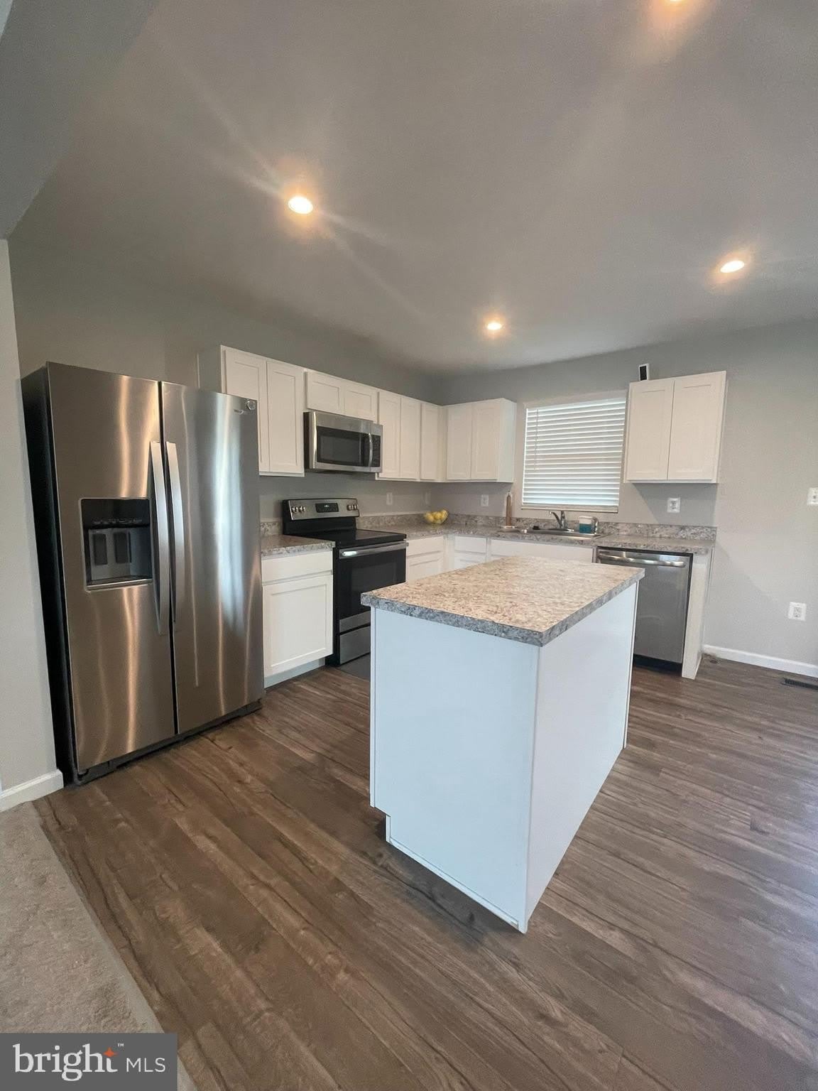 35175 SARA Court – photo 3