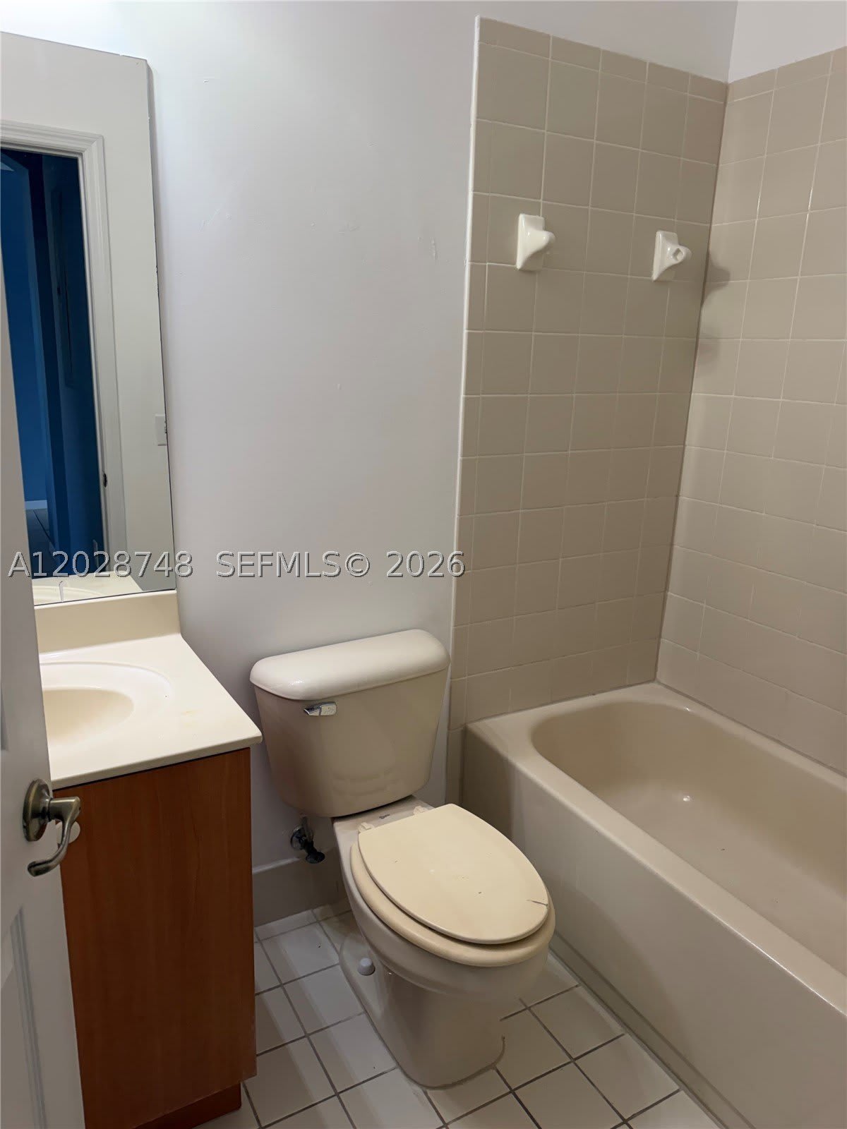 994 NE 42nd Ter – photo 4