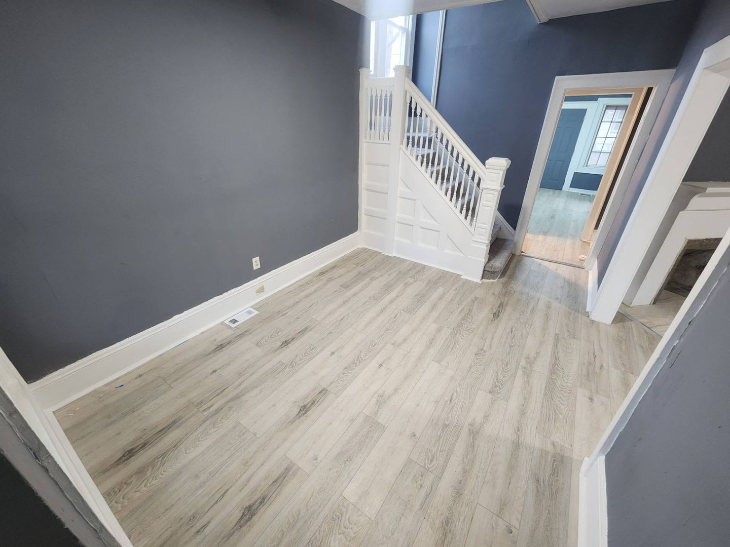 Beautiful 4-Bedroom Family Home – $200 Move-In Special + 13-Month Lease Bonus! – photo 3