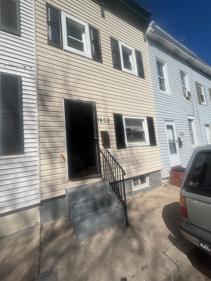 Charming 2BR House in Baltimore, MD 21226 – photo 3