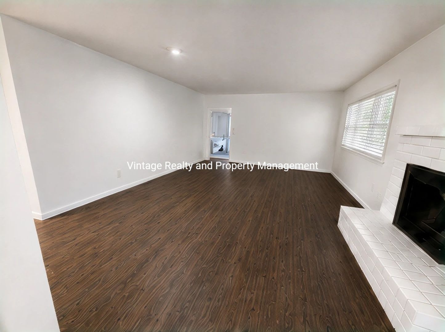 Updated 2 Bedroom 1 Bathroom Tri Plex Unit Located In North Stockton – photo 2