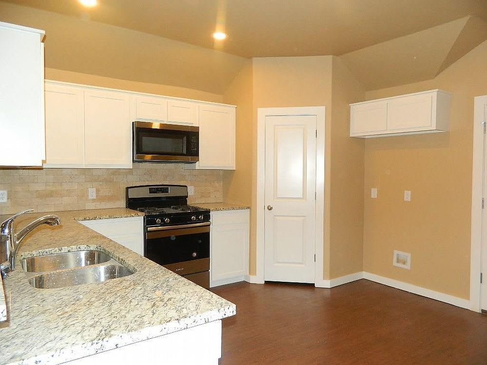 1025 Creek Side Dr – photo 4