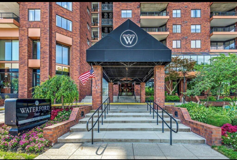 155 W Main St – photo 1