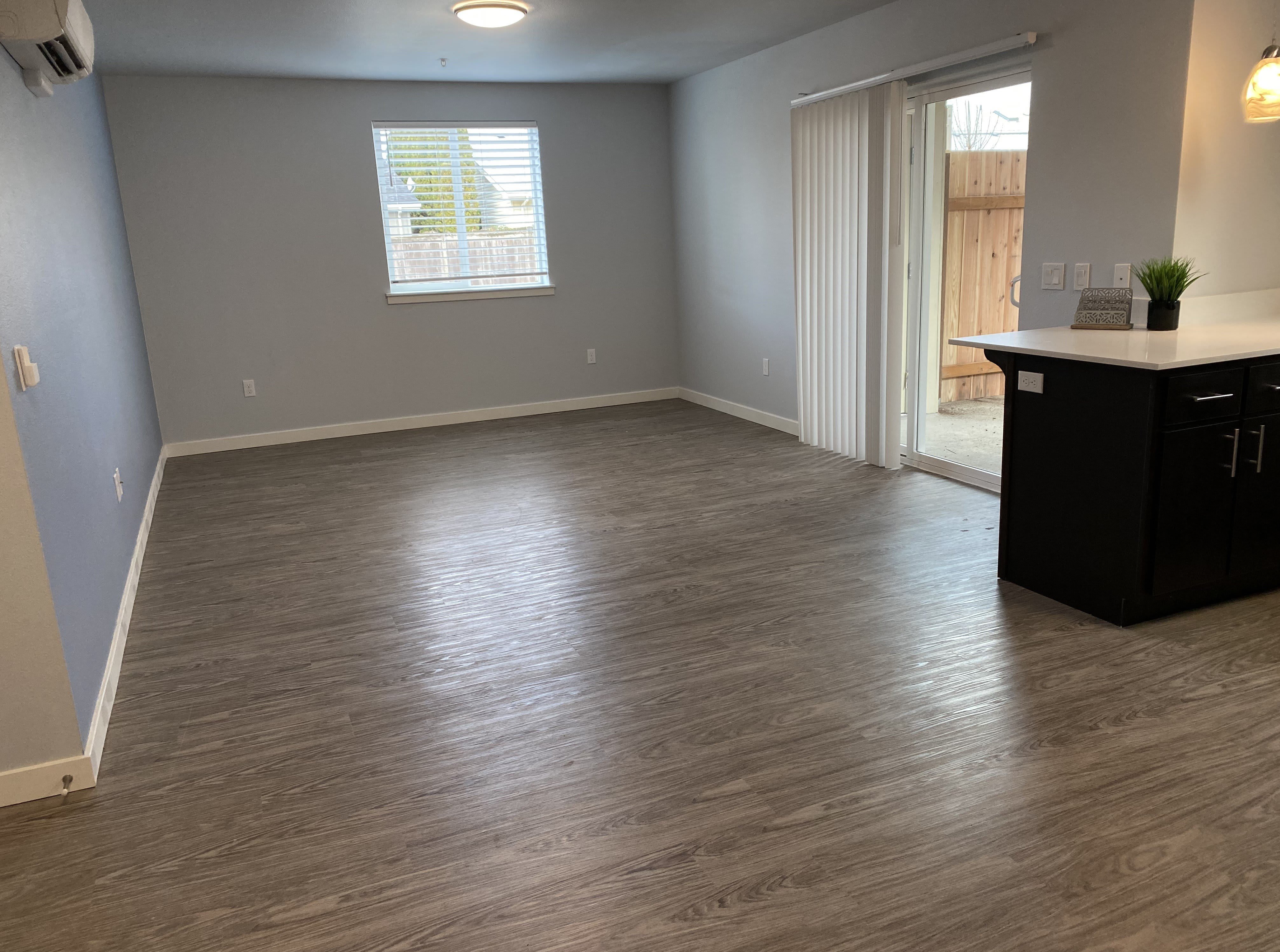 Queen Court Apartments – photo 5