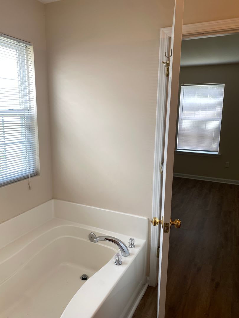 Single Family Home for Rent in Avalon – photo 4