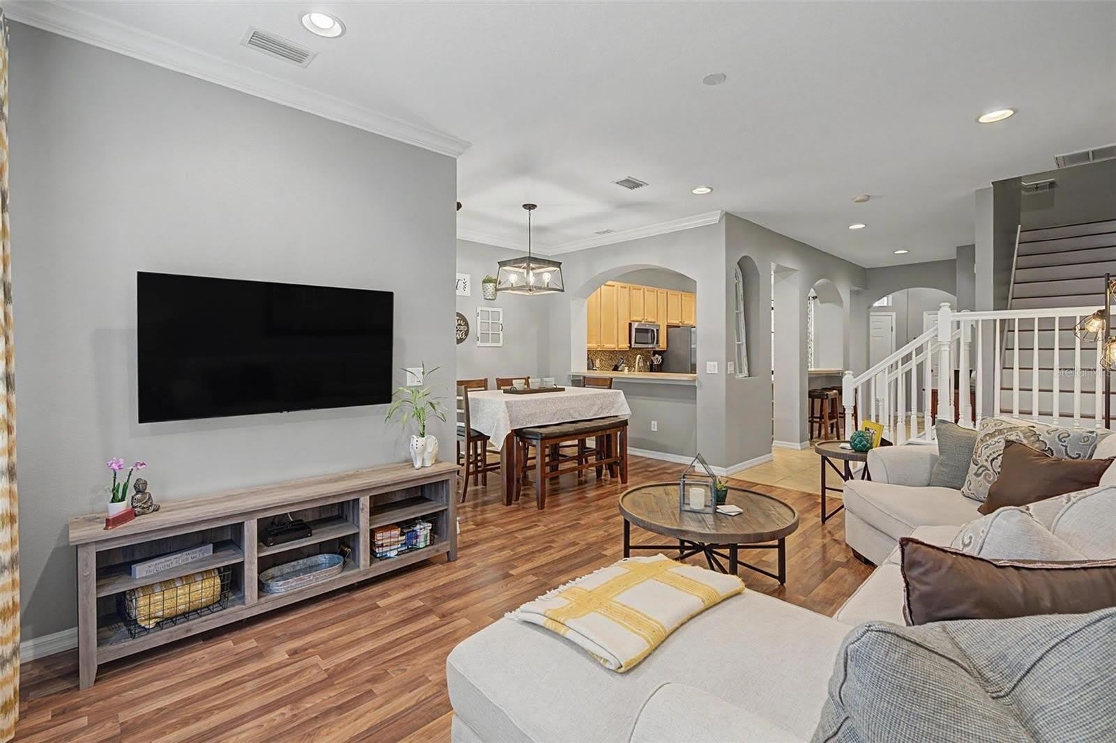 2145 PARK CRESCENT Drive – photo 2