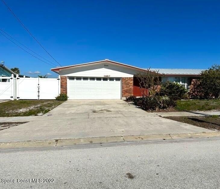 1660 Neptune Drive – photo 2
