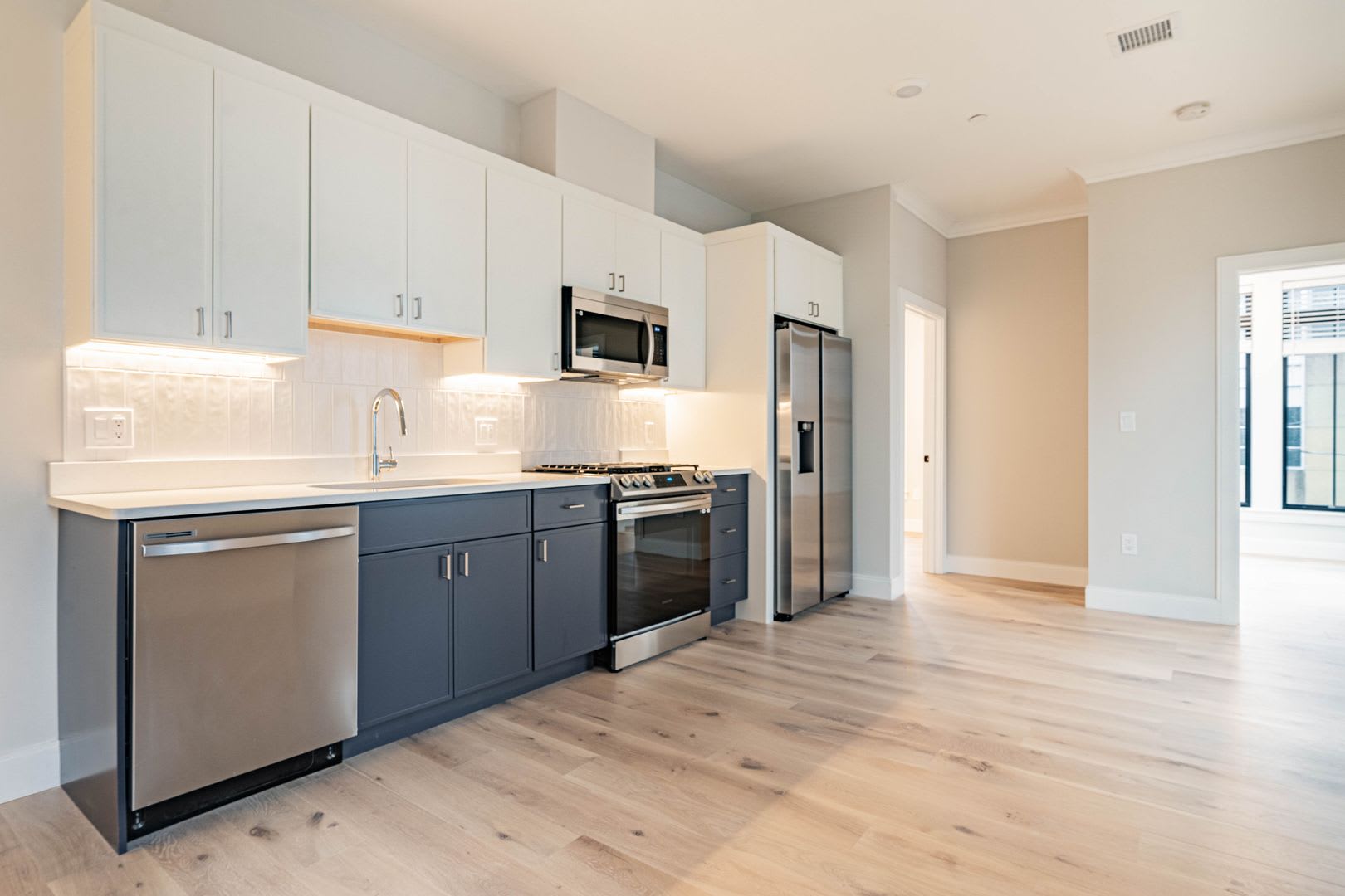 2 Months Free Modern Pet Friendly 4 5 Bed 3 Bath In Allston With Washer And Dryer In Unit – photo 3