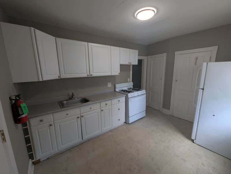 230 Broadway C – photo 2